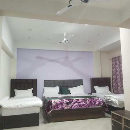 Отель Dixit Residency Вриндавана Экстерьер фото