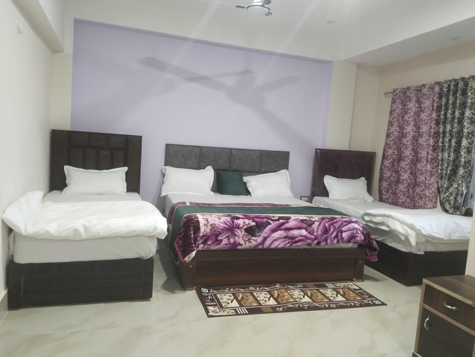 Отель Dixit Residency Вриндавана Экстерьер фото
