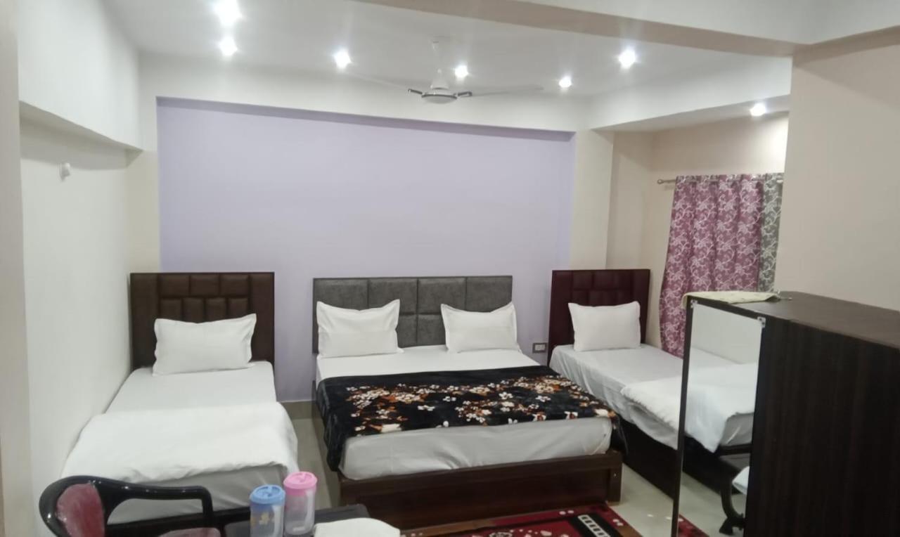 Отель Dixit Residency Вриндавана Экстерьер фото